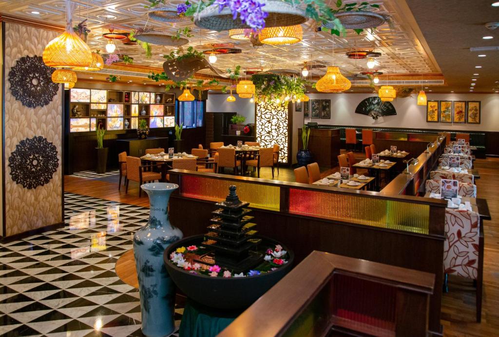 فندق بارك ريجيس كريس كين دبي مطعم