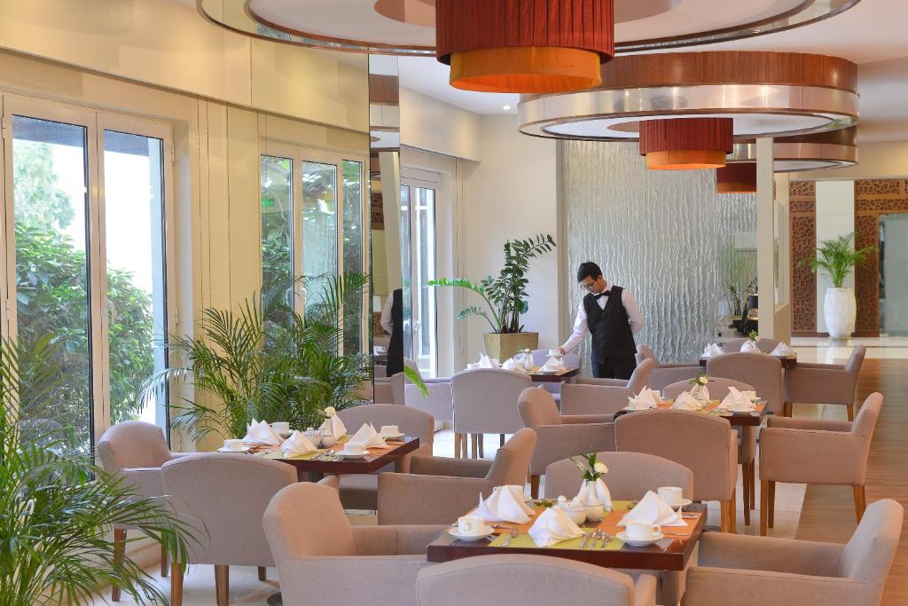 فندق سومرست الفاتح البحرين مطعم 