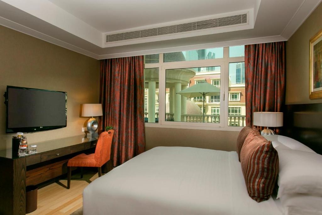 فندق سويس اوتيل المروج دبي غرفة نوم